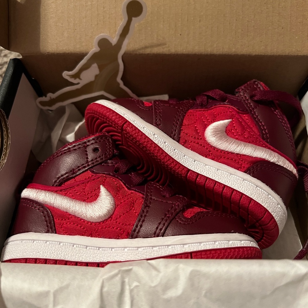 Jordan 1 Mid SE (TD) Gym Red/Pink 4C
